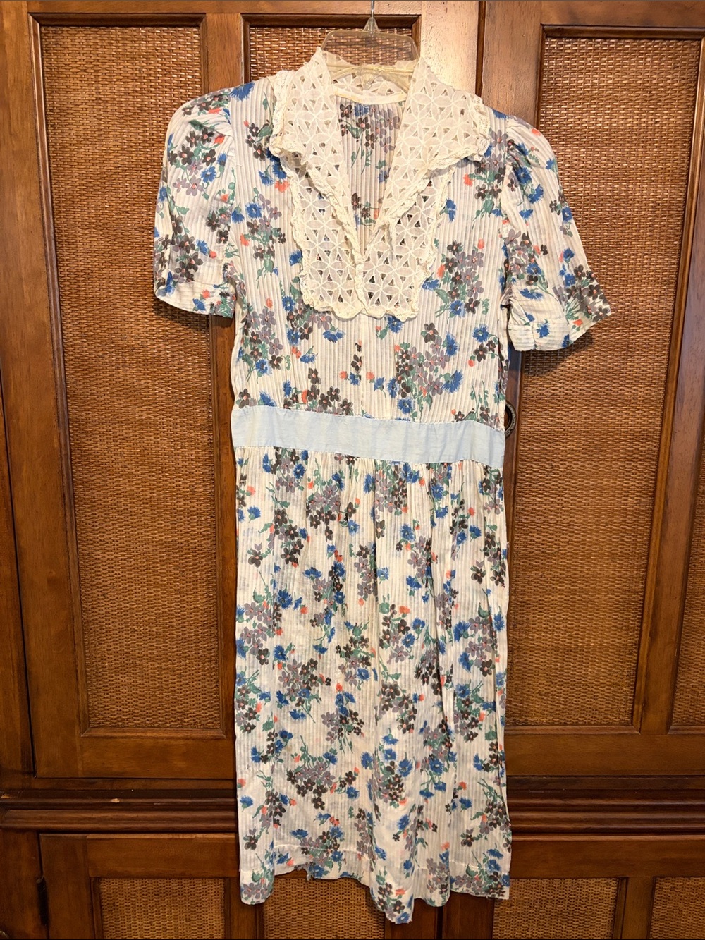 Vintage Floral Midi Dress with Crochet Collar, handmade, house dress